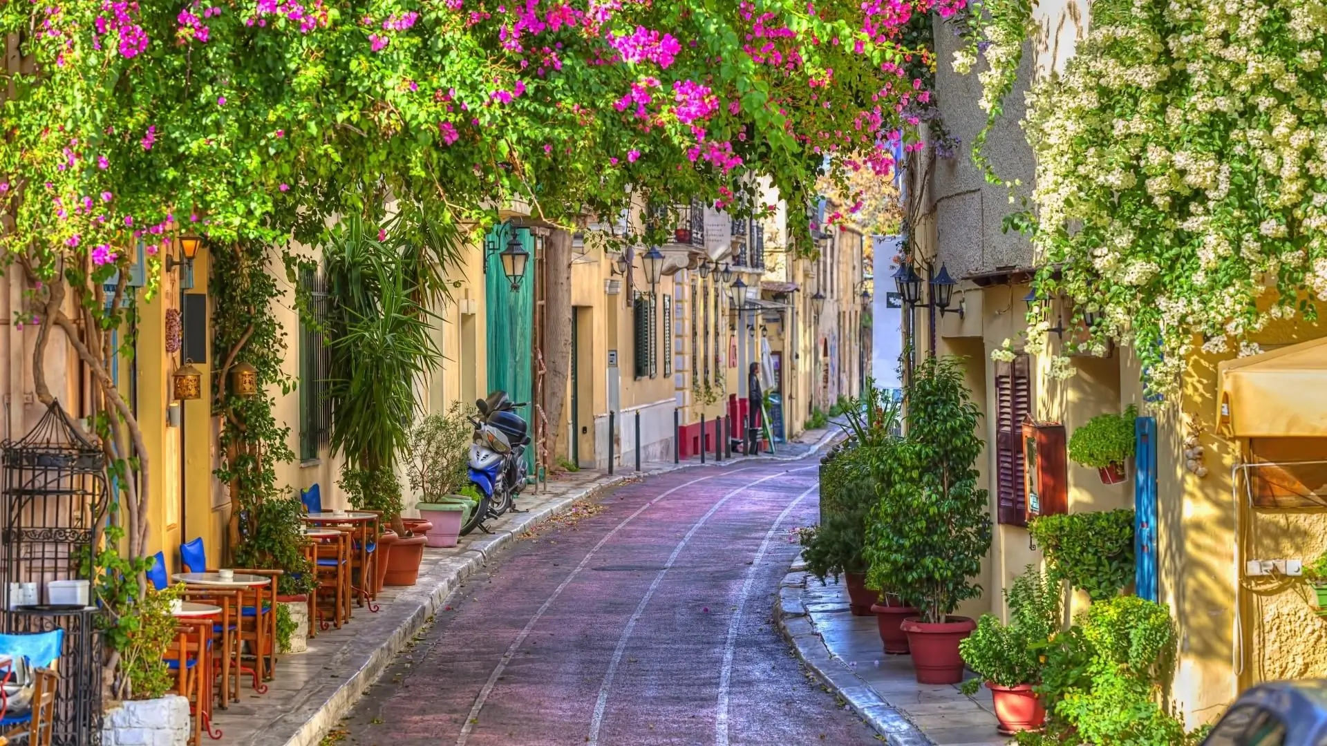 Image of a Plaka street